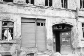 Feinbäckerei und STOP Haus bewohnt!, Zollikoferstraße, 1987