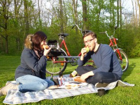 Franzi und Marcus beim Picknick