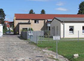 Helles Gebäude: Ehemalige Senffabrik in Mölkau